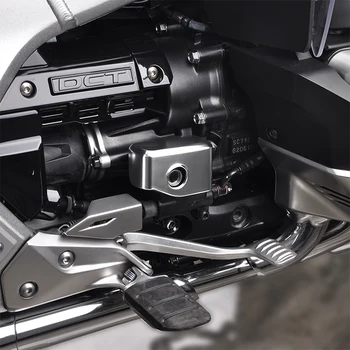Висококачествена Покриване на Главния Спирачен Цилиндър за Мотоциклет На Honda Goldwing GL1800 F6B 2018-2023 ABS С Перлата на Хромированием