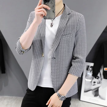 Годишният всекидневен костюм с тънък ръкав от седем точки, мъжки тенденция корейската версия, оборудвана красив единична западен топ, сако със средния ръкав