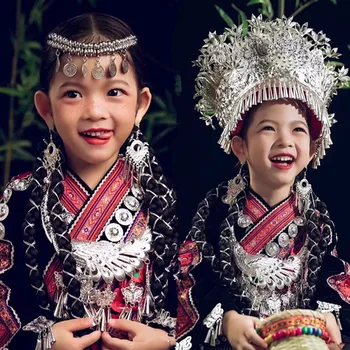 Костюм Мяо, женски семеен костюм Мяо, национална носия с бродерия, сценичното представяне, соло конкурс