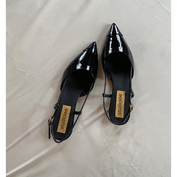Летни дамски сандали 2023 г., однотонная модни ежедневни обувки, сандали с нисък ток, удобни и модерни дамски сандали с остри пръсти