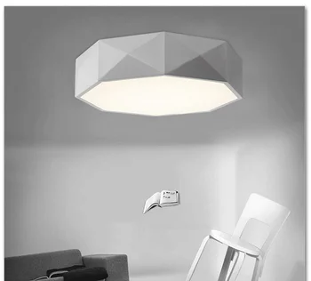 Прост многоугольный тавана лампа в хола