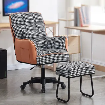 Скандинавските модерни конферентни столове, Компютърен стол за офис, Удобни седящи Учебни столове, Отвличане на въртящо се Офис стол