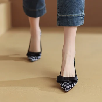 Фини обувки на висок ток с остър пръсти, дамски нова мода, лък в шахматна дъска модел, газов обувки в стил темпераментном