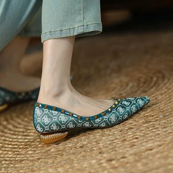 Френска Реколта дамски обувки 2023, Пролетно Новост, Персонални Единичен обувки с Остри Пръсти, за да е Подходяща По Цвят, Ниска Дебела Малка Кожена обувки обувки